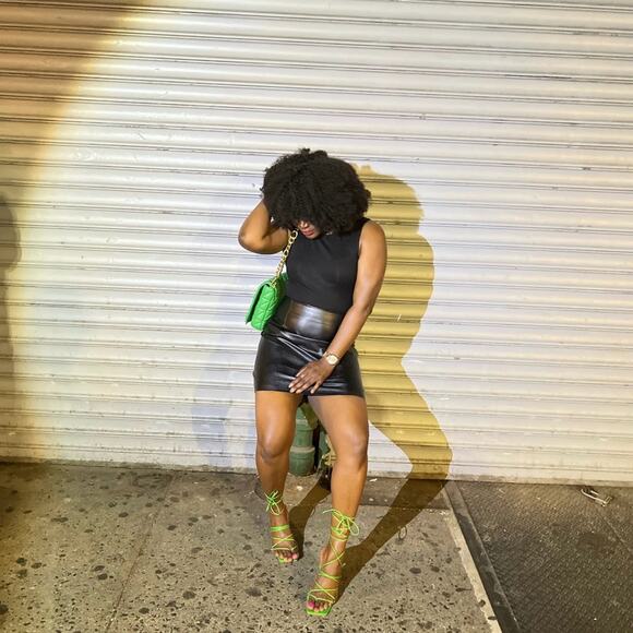 Heat free hair "For Kurls" Queen Wig - Picture 3 of 13